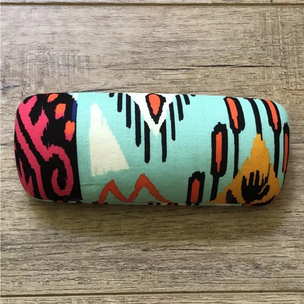 Vera Bradley Southwestern Print Hard Clamshell Glasses Case